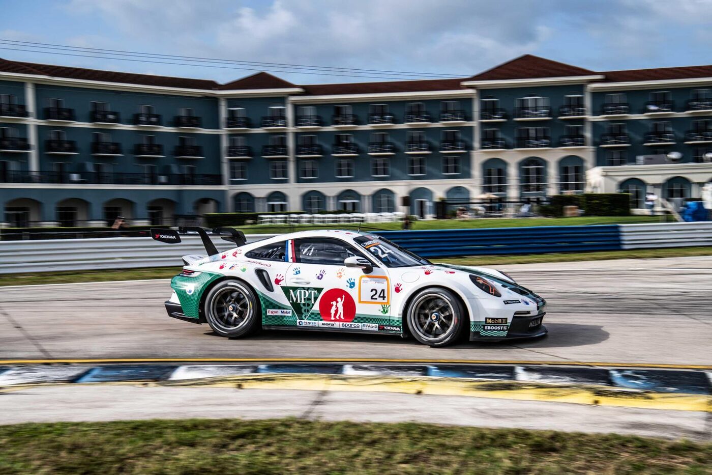 SimDelft-coached Porsche GT3 car on track